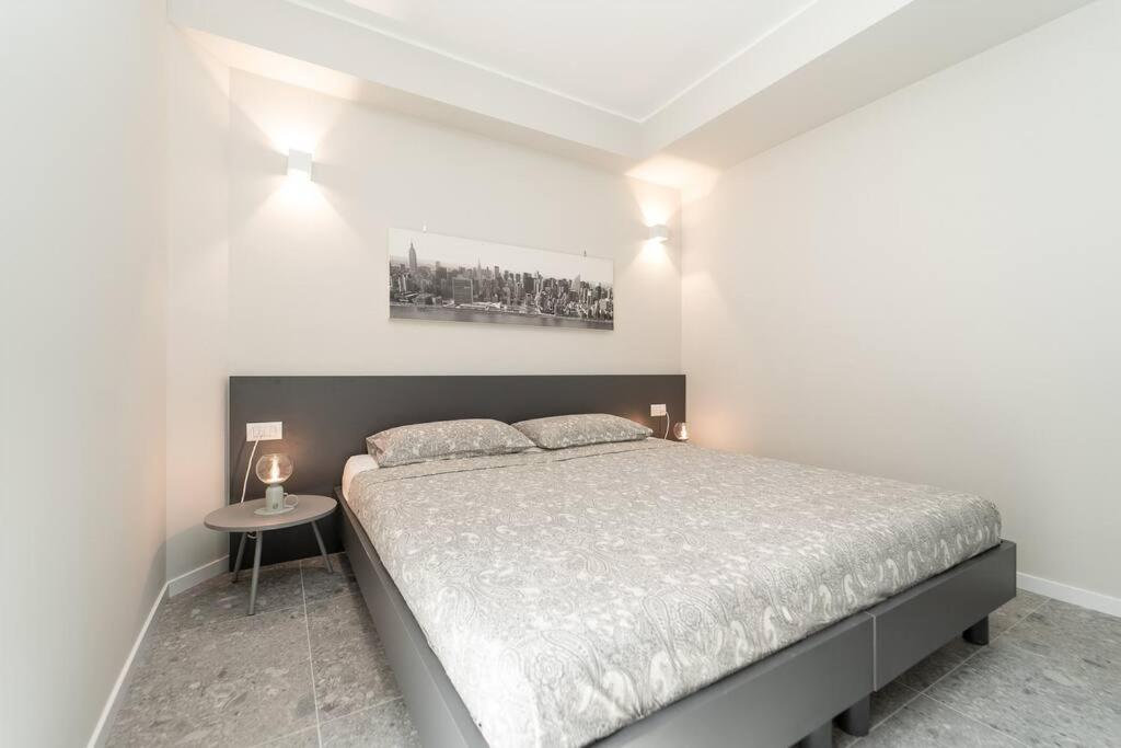 Apt 2 Min From The Cathedral With Private Parking Côme Esterno foto