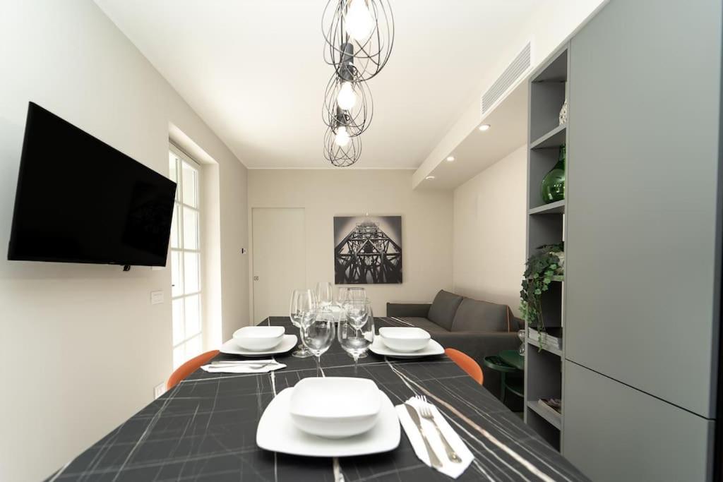 Apt 2 Min From The Cathedral With Private Parking Côme Esterno foto