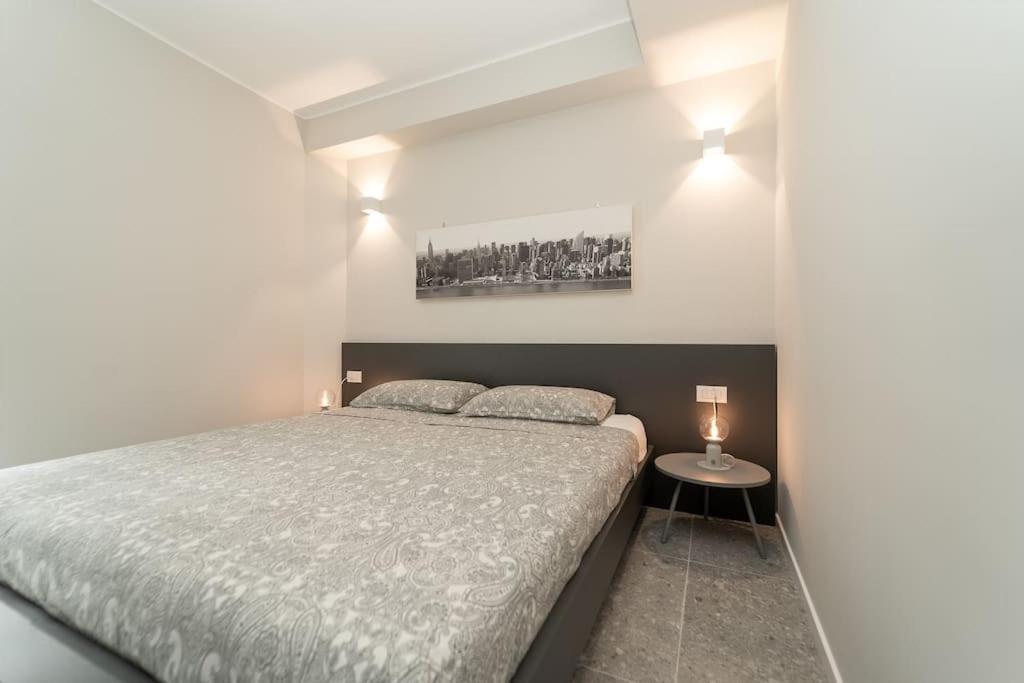 Apt 2 Min From The Cathedral With Private Parking Côme Esterno foto