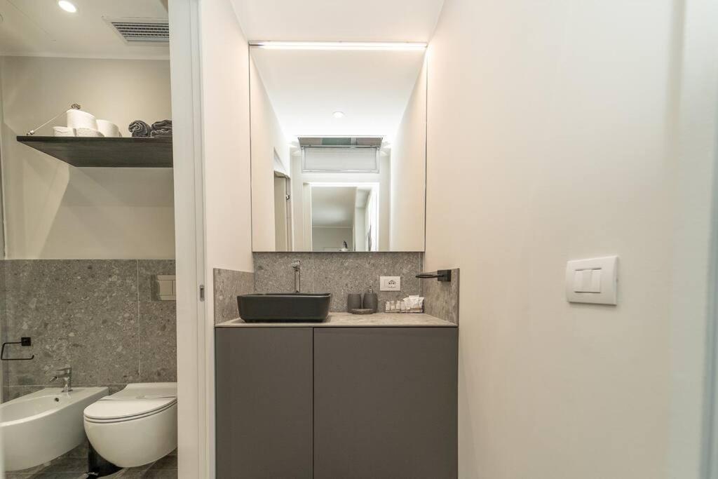 Apt 2 Min From The Cathedral With Private Parking Côme Esterno foto