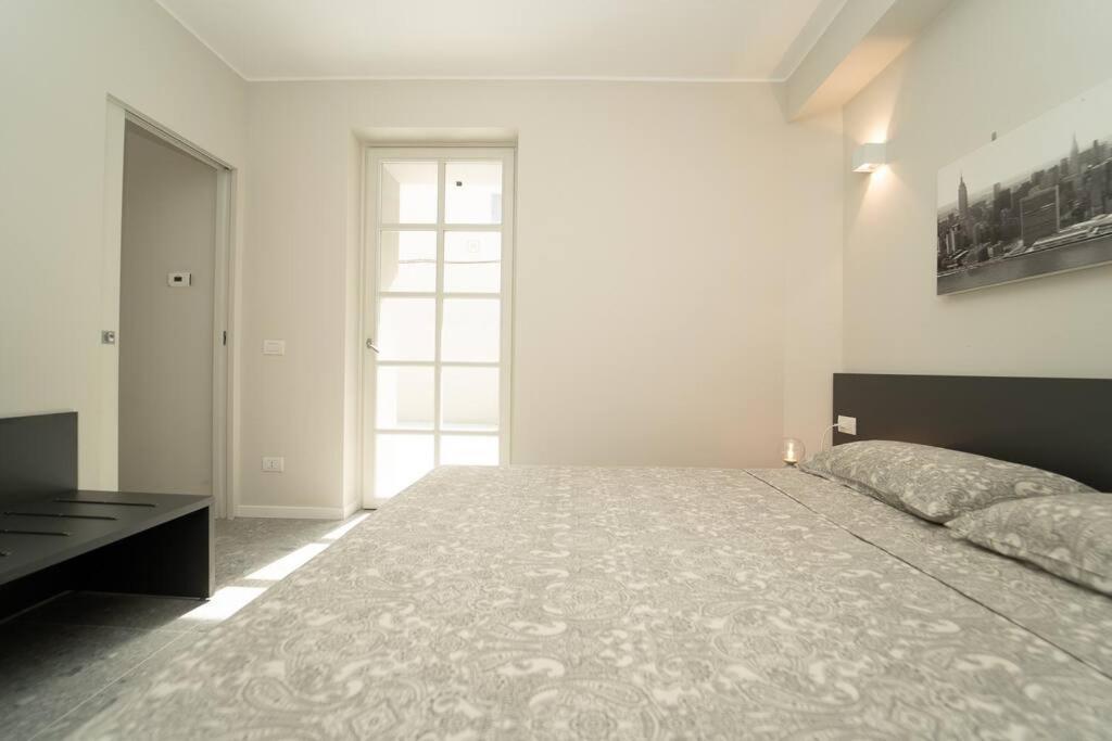 Apt 2 Min From The Cathedral With Private Parking Côme Esterno foto