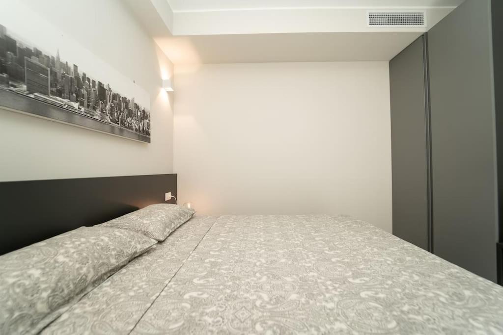Apt 2 Min From The Cathedral With Private Parking Côme Esterno foto